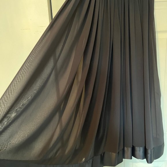 Skirt - Picture 2 of 2